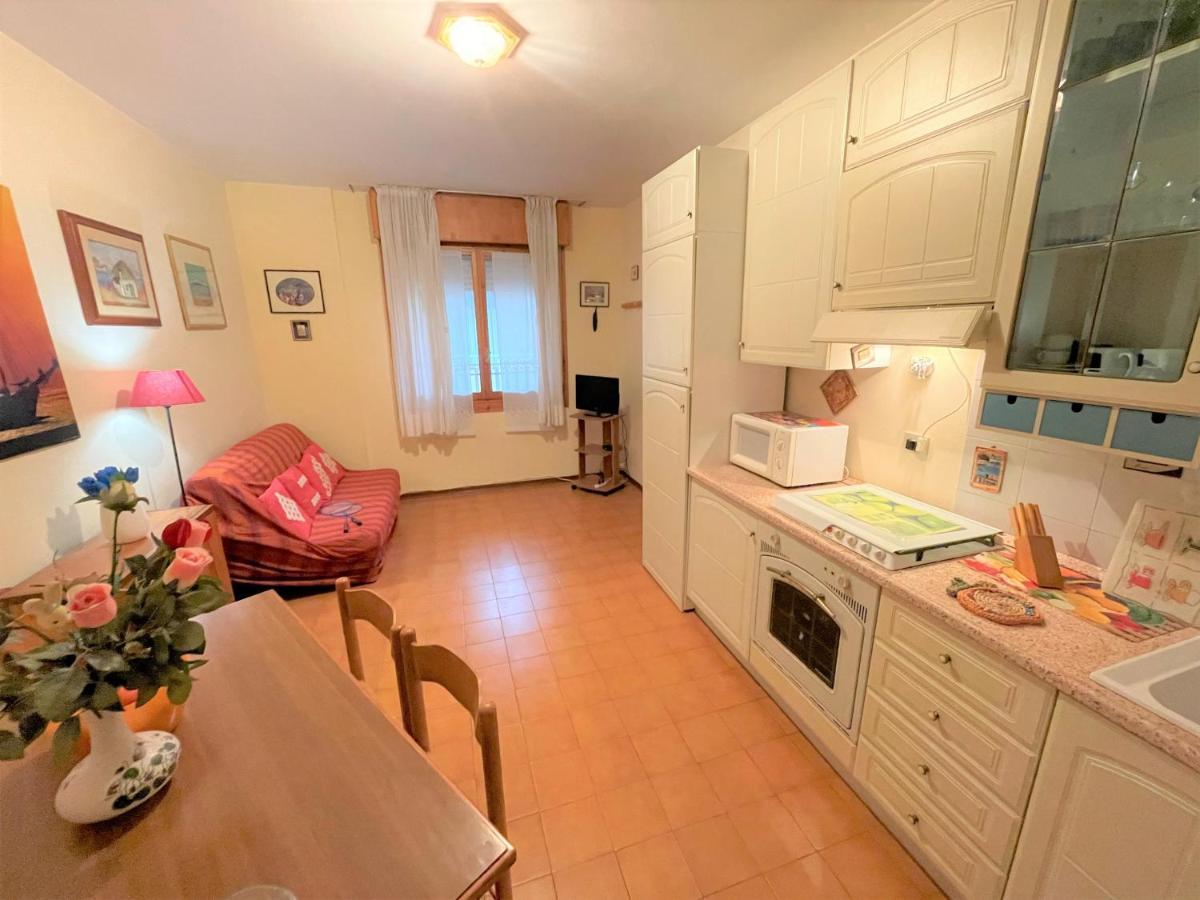 Condominio Miriam Бибионе Екстериор снимка