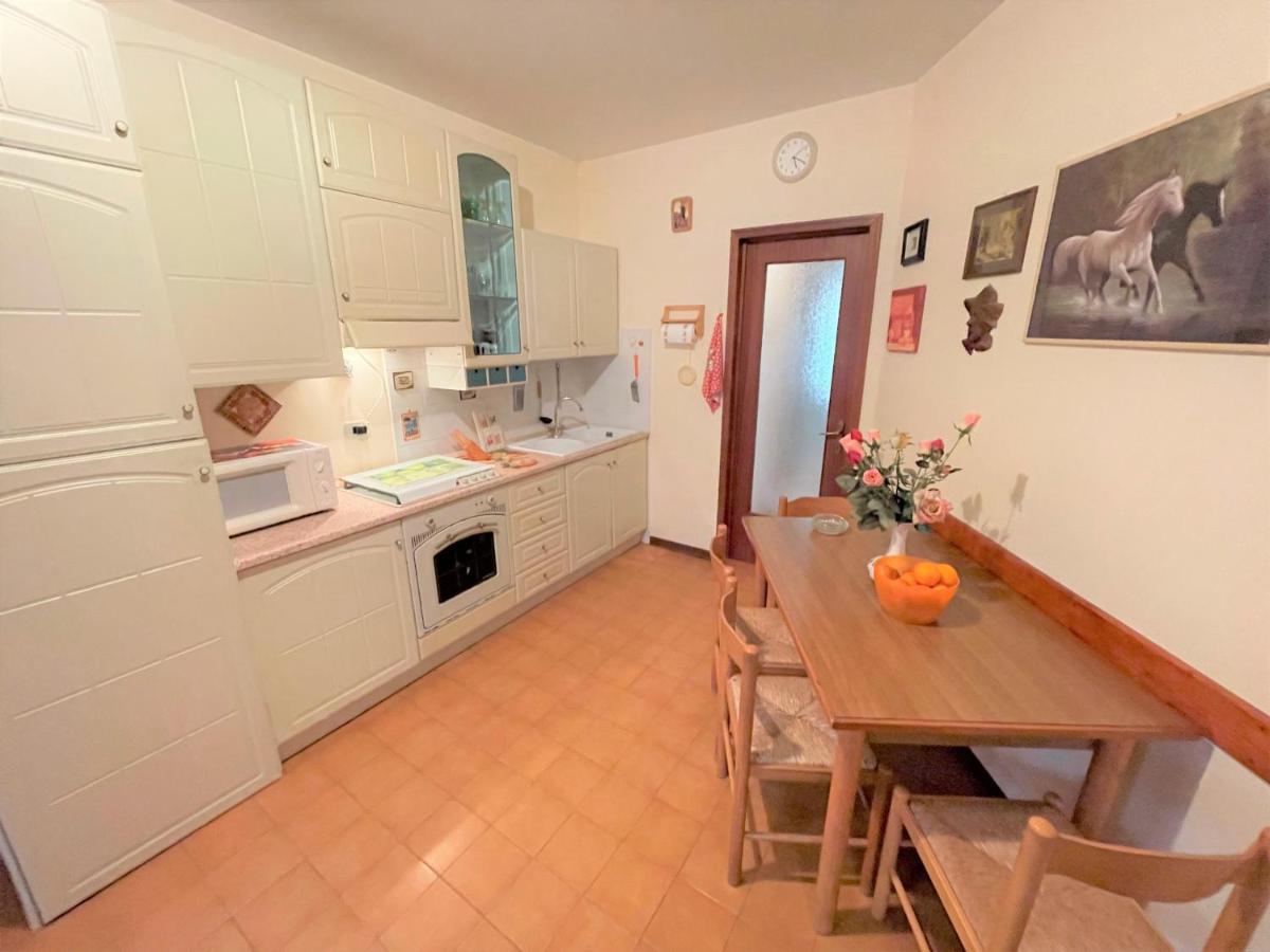 Condominio Miriam Бибионе Екстериор снимка